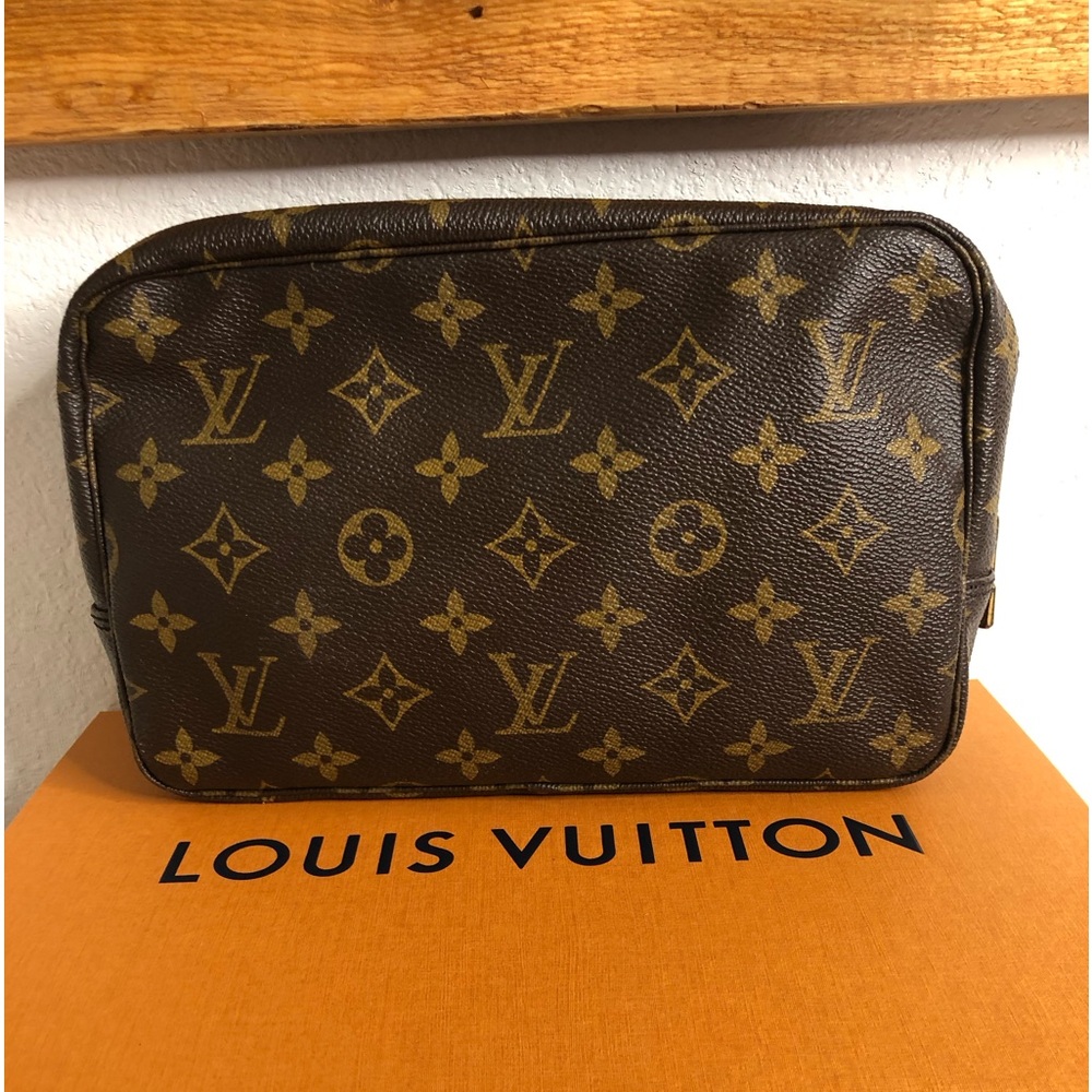 LV Paris Toilette 23 Bag. Date Code: TH January 1988 inside pocket under tag.